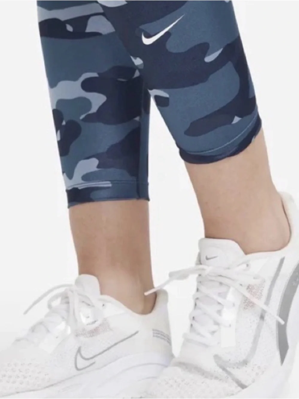 Nike Blue Camo 2 piece work out set High-Waist Leggings with Matching Sports Bra
